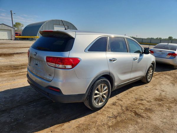 2016 KIA SORENTO L / LX
