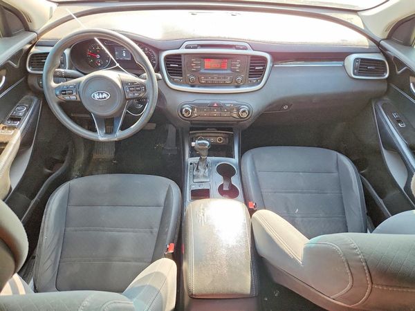 2016 KIA SORENTO L / LX