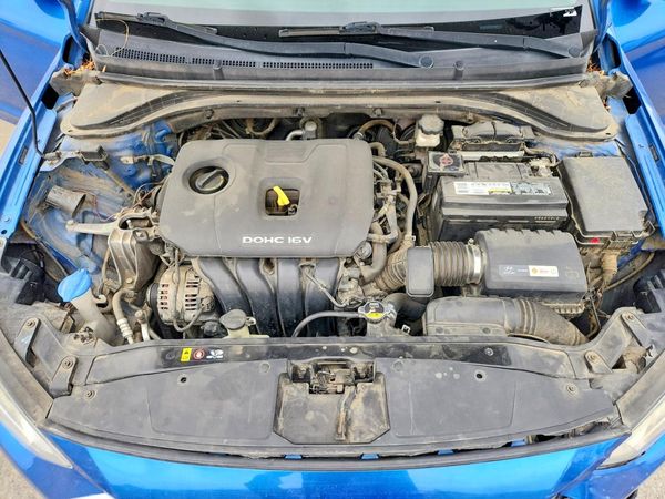 2017 HYUNDAI ELANTRA SE Base