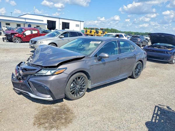 2024 TOYOTA CAMRY XSE