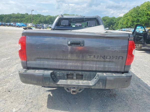 2018 TOYOTA TUNDRA SR/SR5