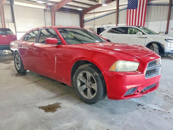 2012 DODGE CHARGER SE — Passenger 3/4