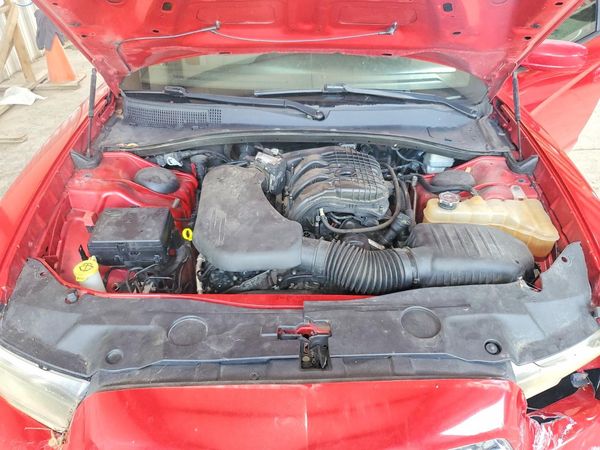 2012 DODGE CHARGER SE — Engine bay
