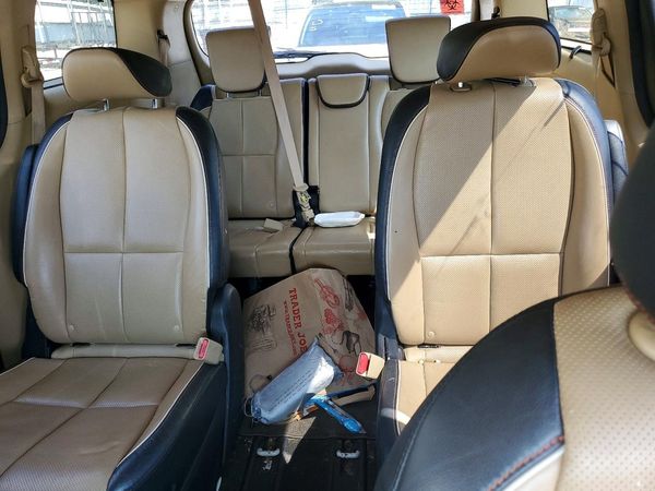 2017 KIA SEDONA