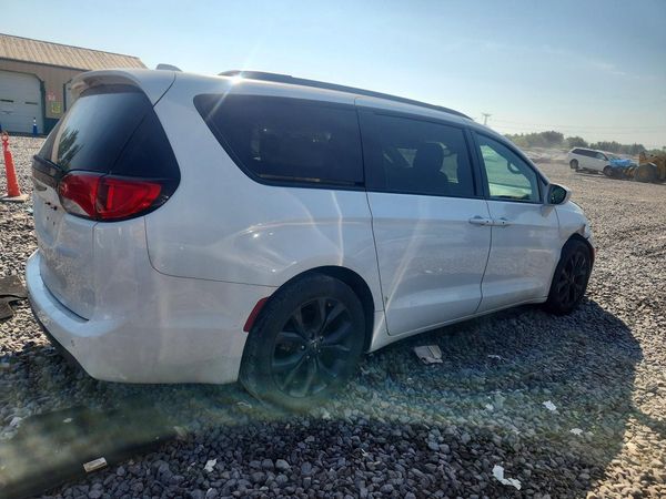 2019 CHRYSLER PACIFICA