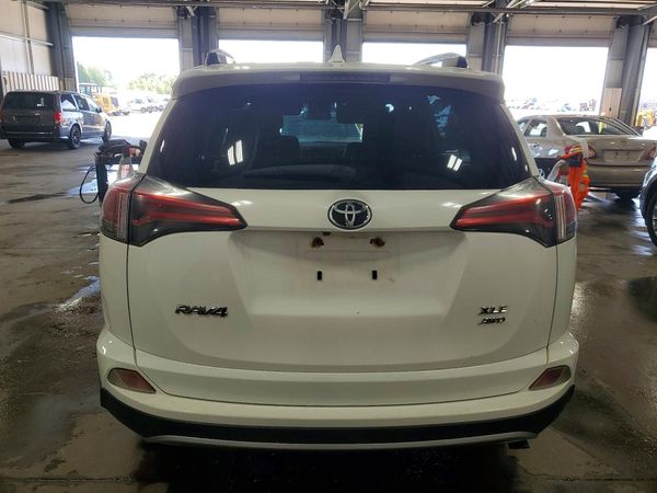 2017 TOYOTA RAV4 XLE