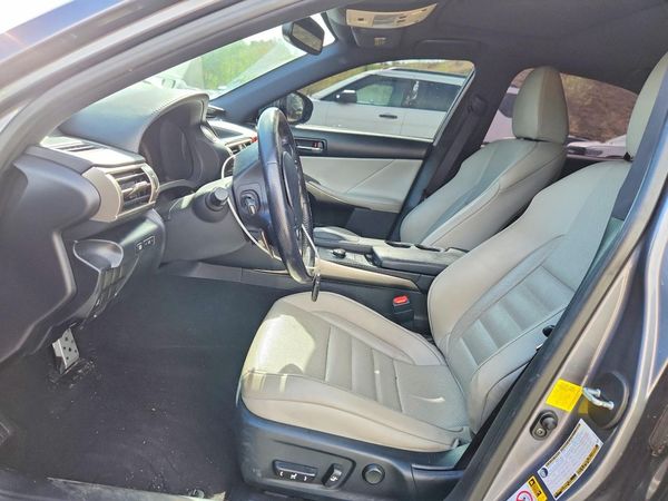 2016 LEXUS IS 200t