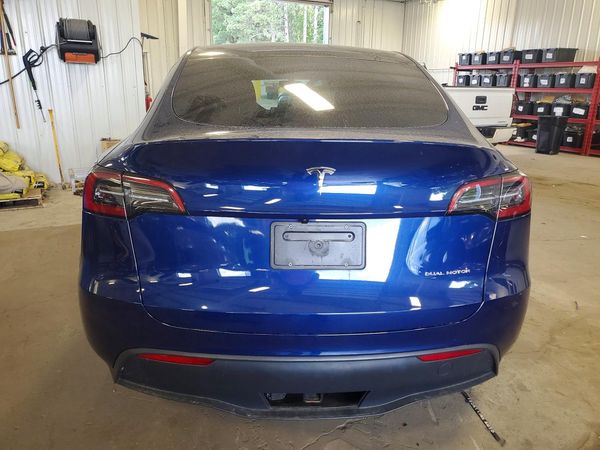 2025 TESLA MODEL Y