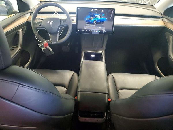 2025 TESLA MODEL Y