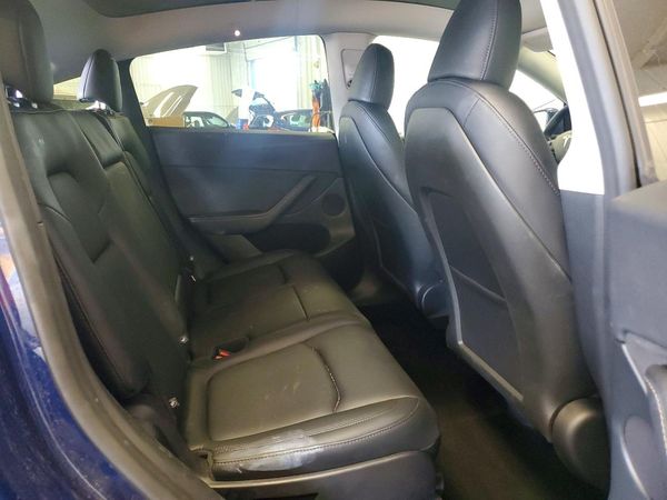 2025 TESLA MODEL Y
