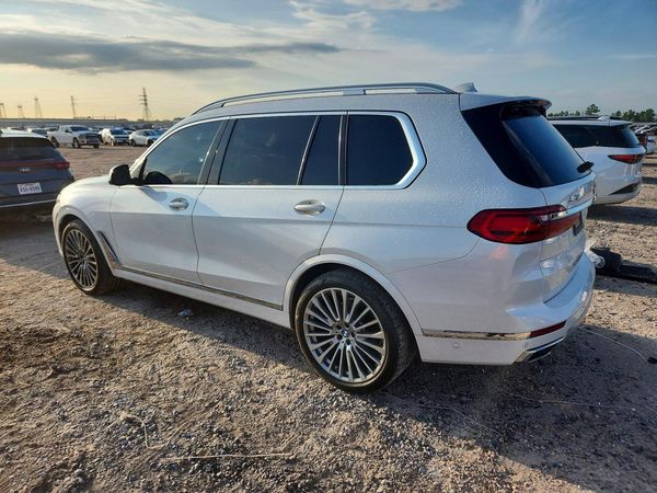 2021 BMW X7