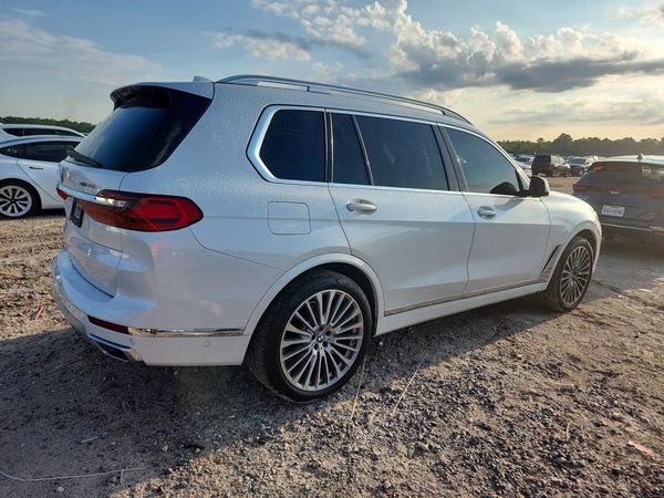 2021 BMW X7