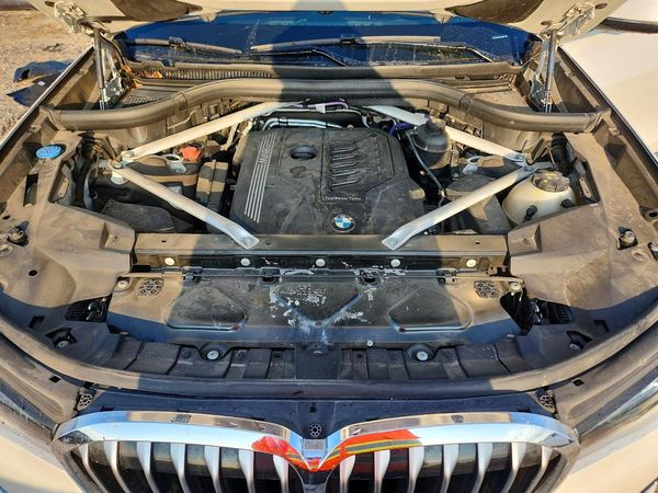 2021 BMW X7