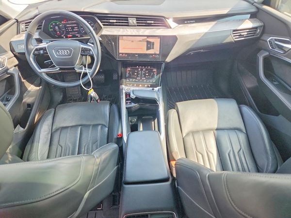 2021 AUDI E-TRON quattro Prestige
