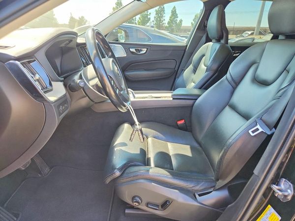 2018 VOLVO XC60 Inscription
