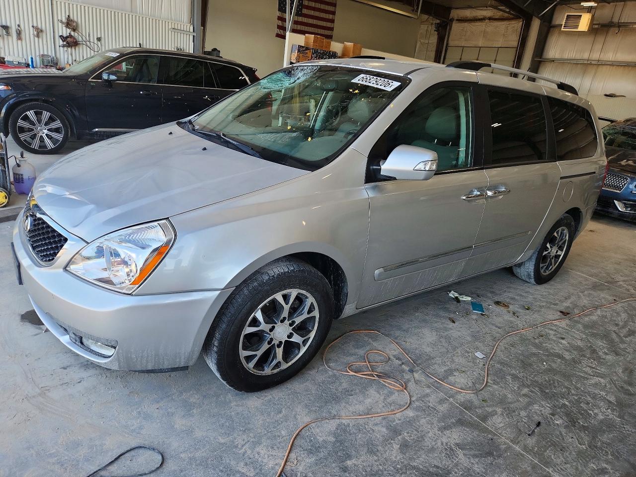 2014 KIA SEDONA GLS