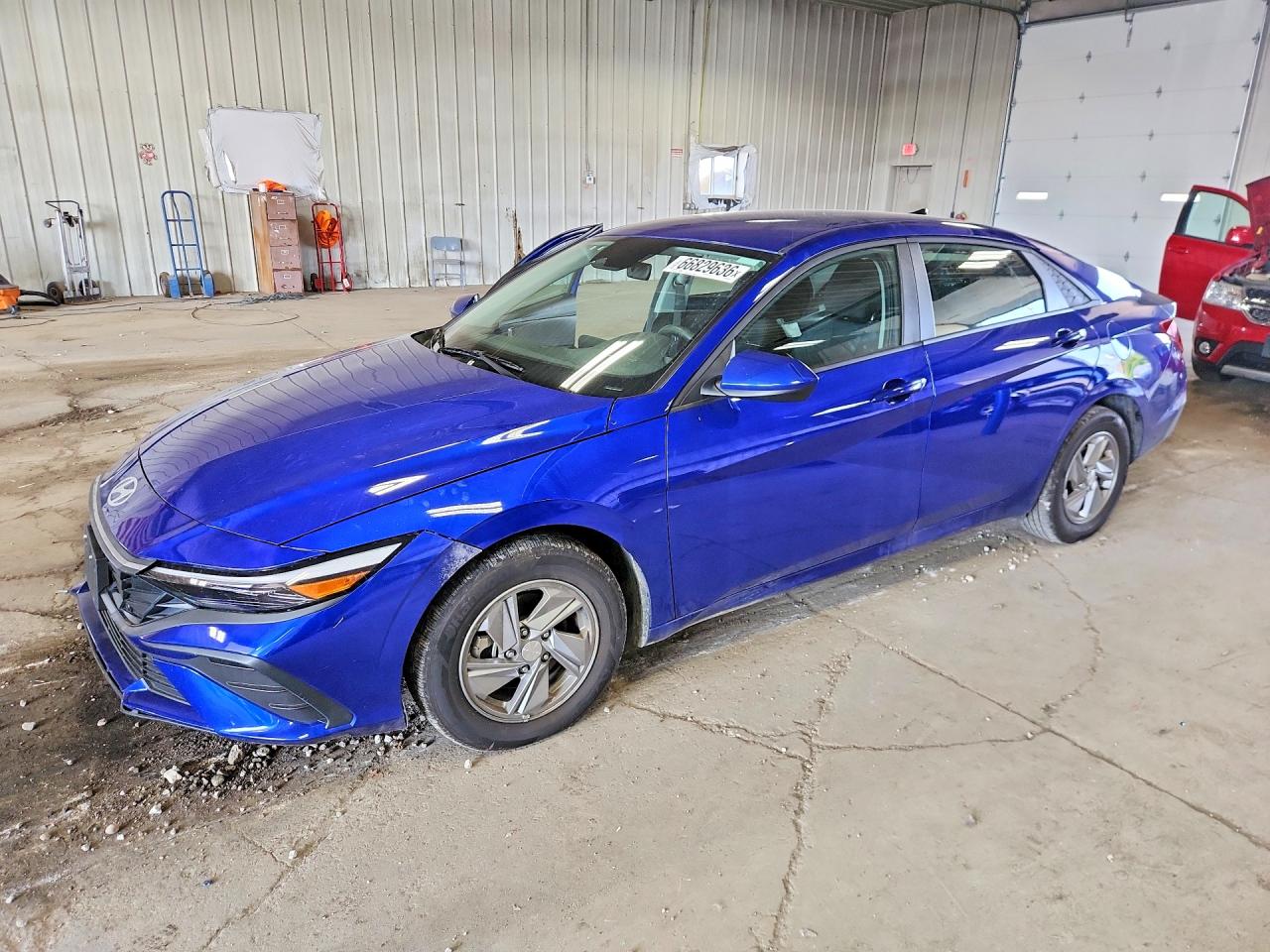 2025 HYUNDAI ELANTRA SE — Front 3/4