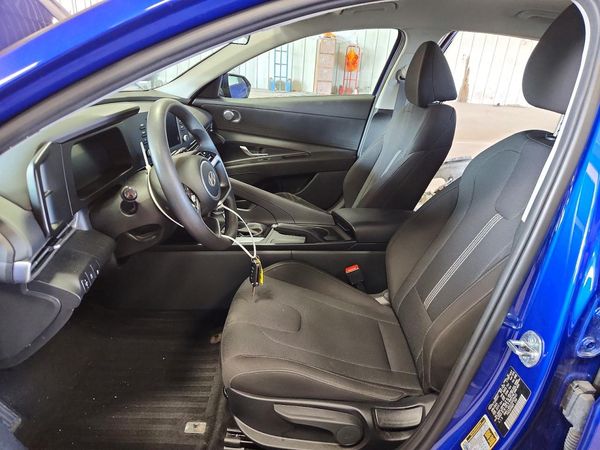 2025 HYUNDAI ELANTRA SE — DENT
