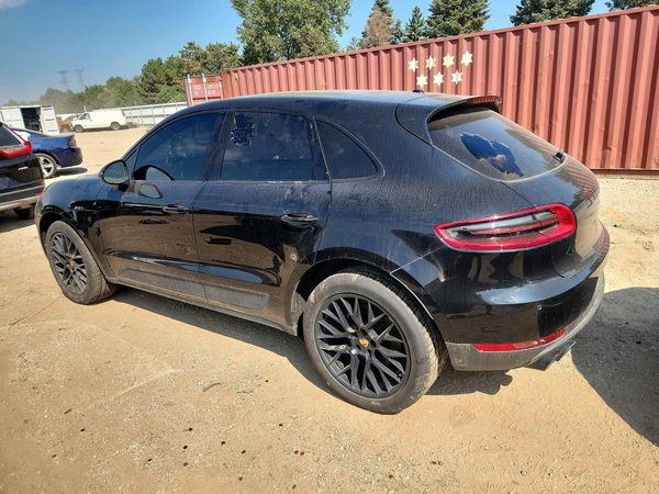 2018 PORSCHE MACAN