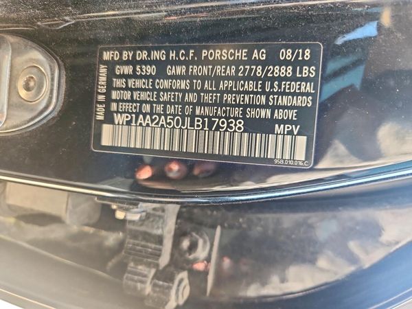 2018 PORSCHE MACAN