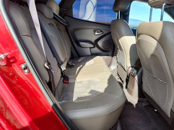 2015 HYUNDAI TUCSON GLS (Middle)