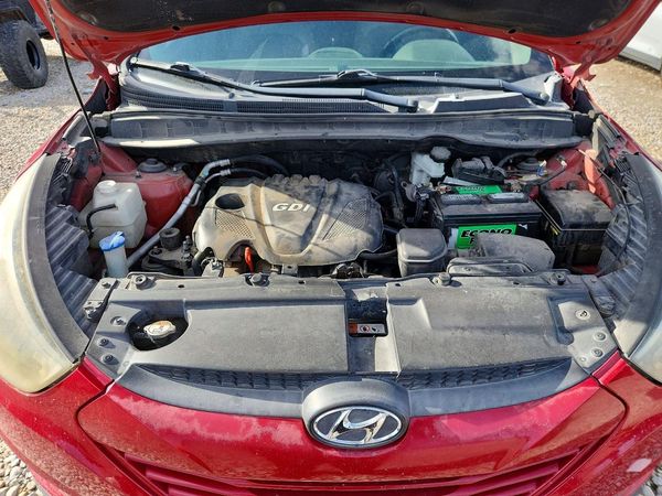 2015 HYUNDAI TUCSON GLS (Middle)