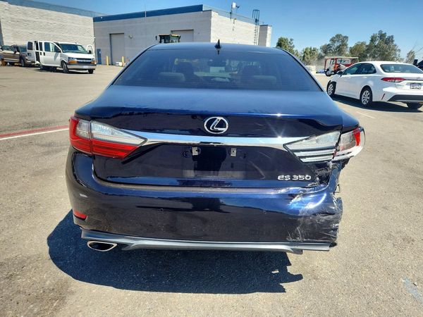 2018 LEXUS ES