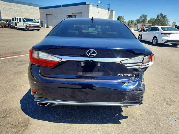 2018 LEXUS ES