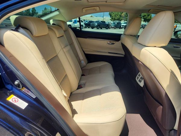2018 LEXUS ES
