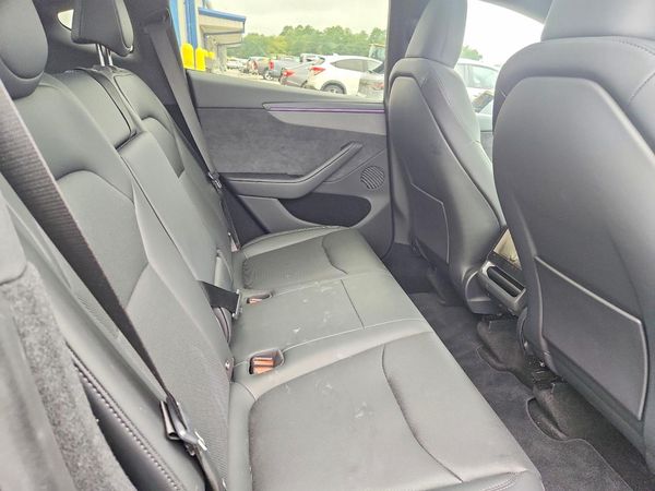 2026 TESLA MODEL Y