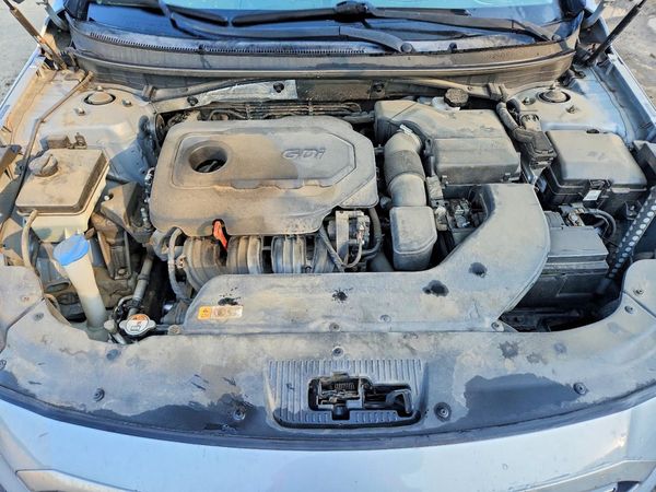 2015 HYUNDAI SONATA SE, ECO — Engine bay