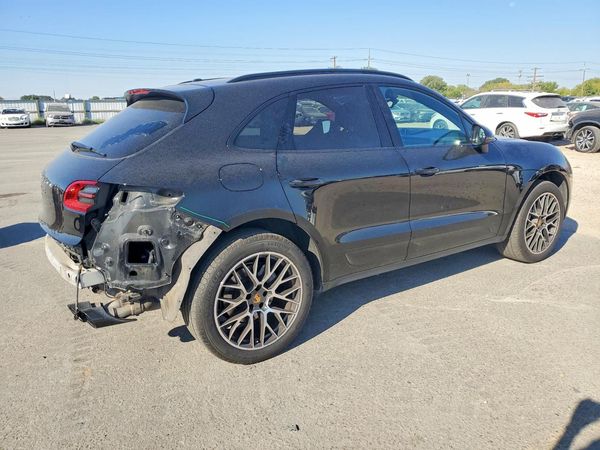 2017 PORSCHE MACAN