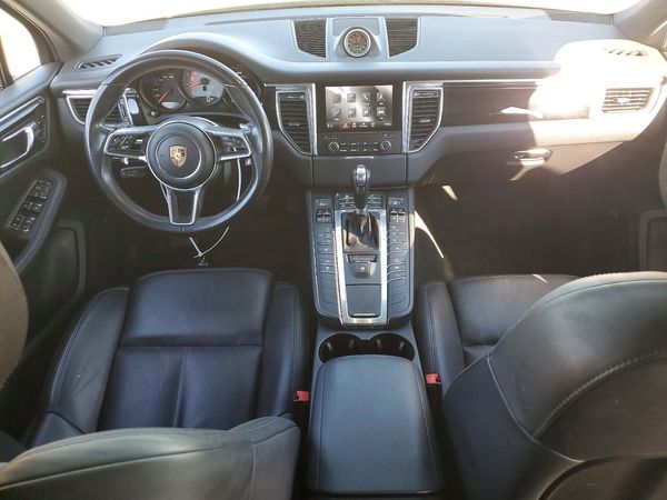 2017 PORSCHE MACAN
