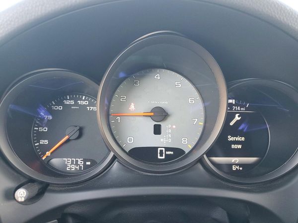 2017 PORSCHE MACAN