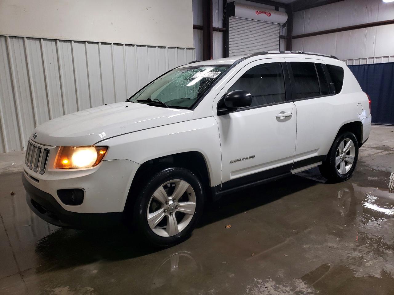 2016 JEEP COMPASS SPORT FWD — Front 3/4