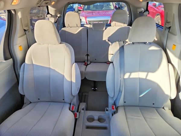 2013 TOYOTA SIENNA