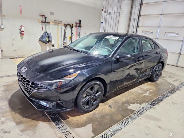 2022 HYUNDAI ELANTRA