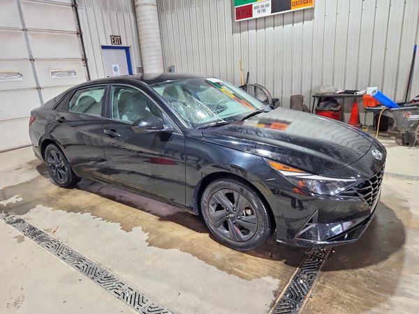 2022 HYUNDAI ELANTRA SEL