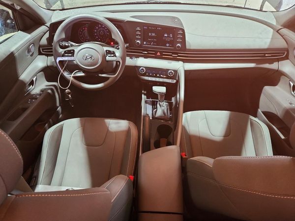 2022 HYUNDAI ELANTRA SEL