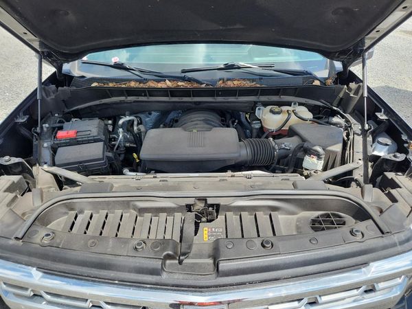 2023 CHEVROLET SILVERADO LTZ — Engine bay