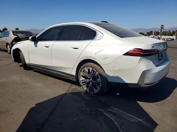 2026 BMW I5
