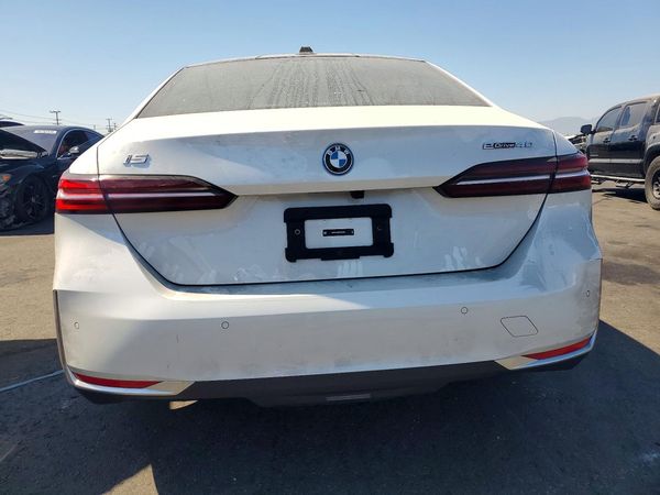 2026 BMW I5