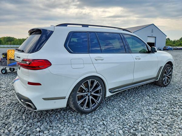 2022 BMW X7