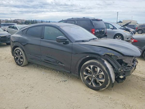 2023 FORD MUSTANG Premium — Passenger 3/4