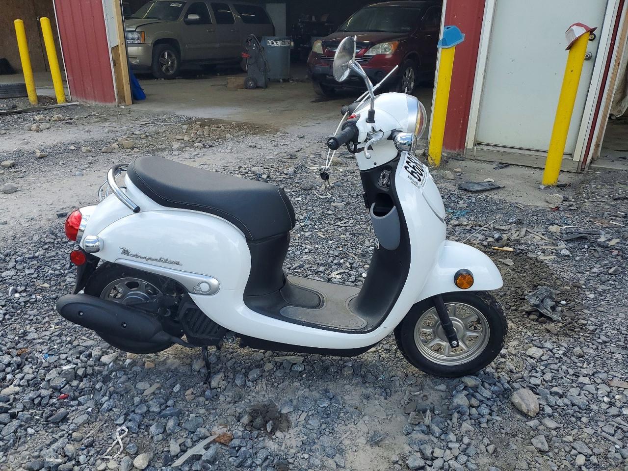 2016 HONDA CHF50