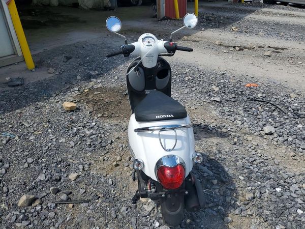 2016 HONDA CHF50