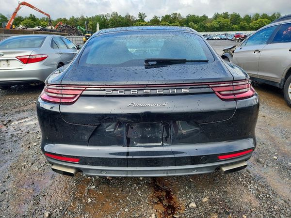 2018 PORSCHE PANAMERA Base / 4 — DIRR