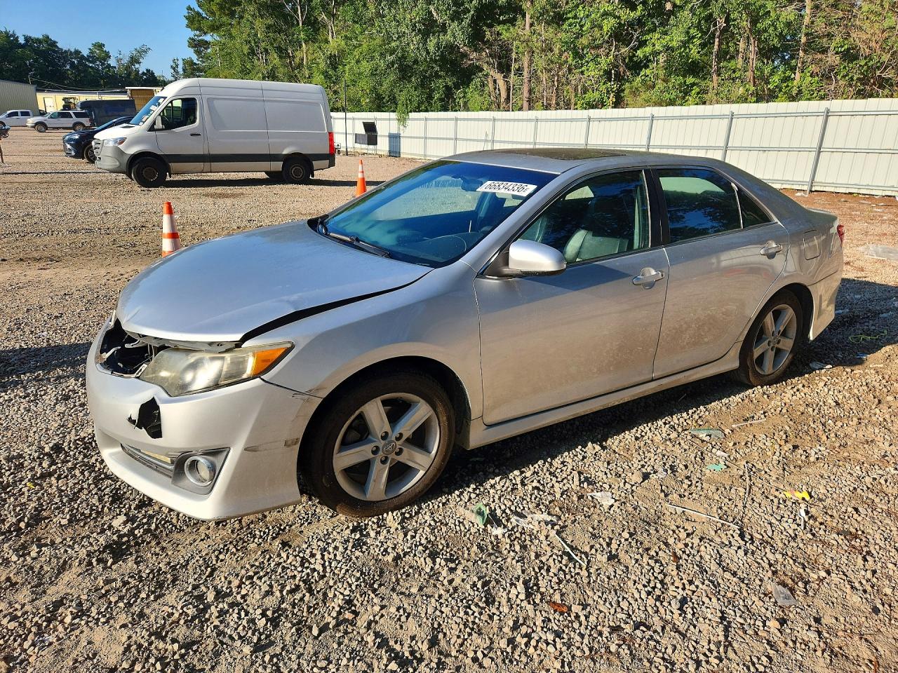 2012 TOYOTA CAMRY — Front 3/4