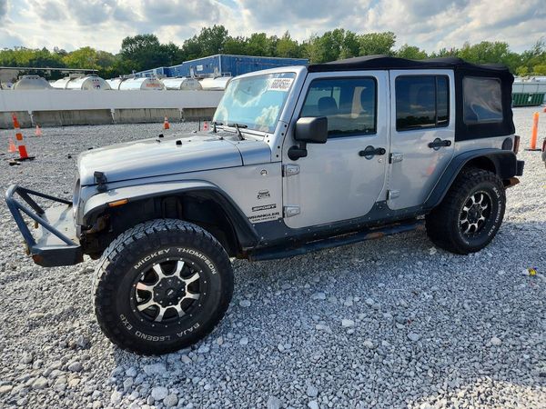 2014 JEEP WRANGLER Sport — Front 3/4