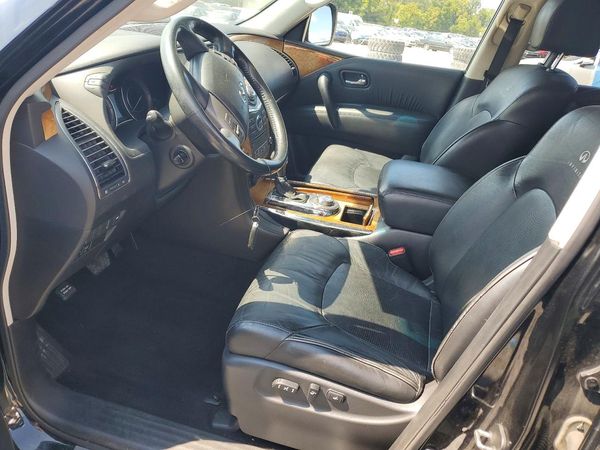 2013 INFINITI QX56 — DENT